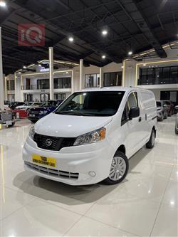 نیسان NV200
